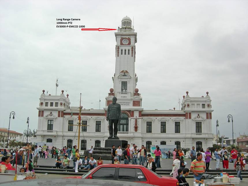 Veracruz Lighthouse and monument to Carranza.jpg